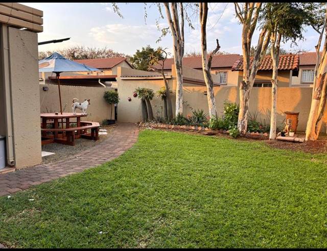 2 BEDROOM TOWNHOUSE FOR SALE IN ANNLIN